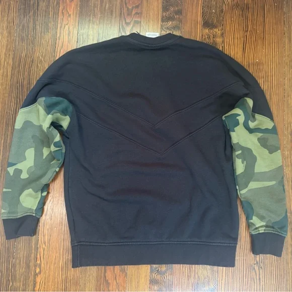 Adidas Black Crewneck Sweatshirt - Picture 2 of 3